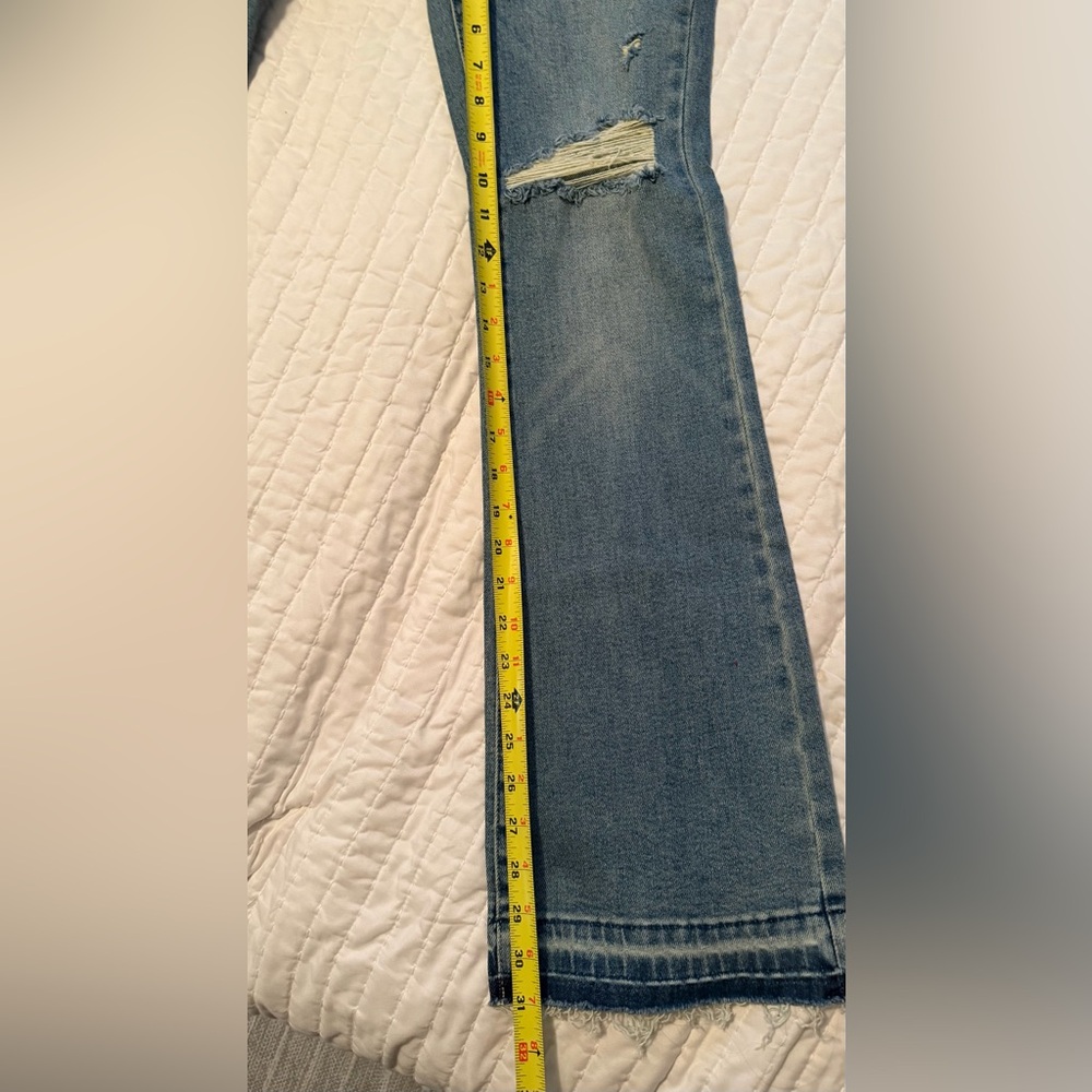 Judy Blue Mid Rise Medium
Wash Distressed Released Hem Bootcut - Picture 8 of 16